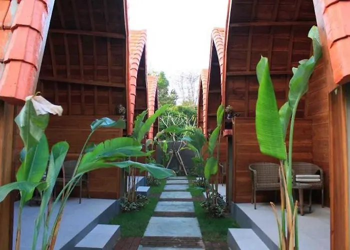Uma Mani 4*